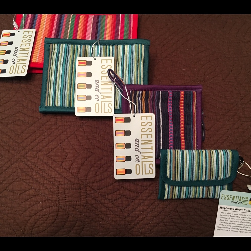 Essentials Oils Bags - Picture 3 of 8